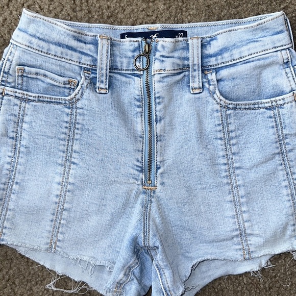 Hollister High Waist Blue Denim Shorts - Picture 2 of 6